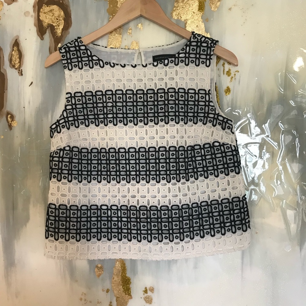 Banana Republic B&W Eyelet Tank Top Sz. XS